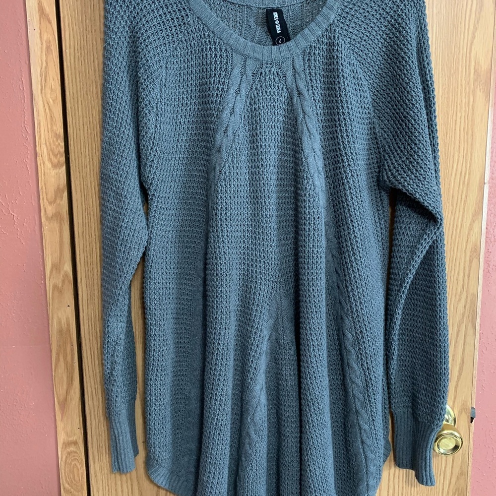 Agnes and Dora cable knit sweater